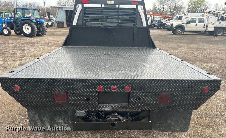 image for item EG1335 2000 Ford F550 Super Duty Crew Cab flatbed truck