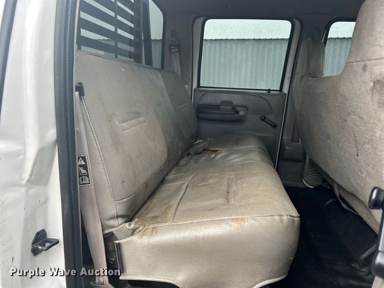 image for item EG1335 2000 Ford F550 Super Duty Crew Cab flatbed truck