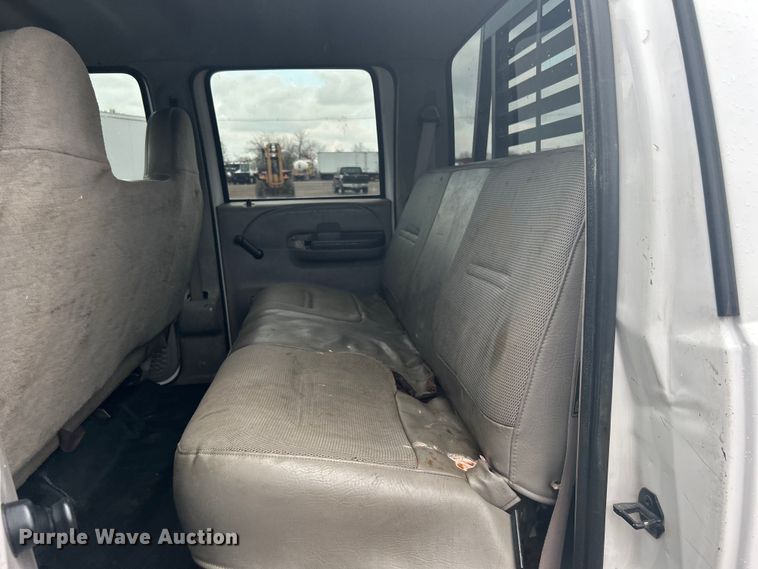 image for item EG1335 2000 Ford F550 Super Duty Crew Cab flatbed truck