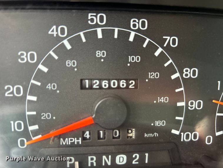 image for item EG1335 2000 Ford F550 Super Duty Crew Cab flatbed truck