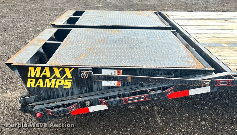 image for item EG1342 2023 Diamond T Trailer Mfg. Co 1024DTF equipment trailer