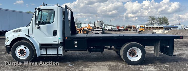 image for item EG1348 2005 Freightliner  Business Class M2 flatbed truck