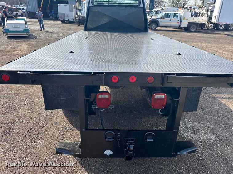 image for item EG1348 2005 Freightliner  Business Class M2 flatbed truck