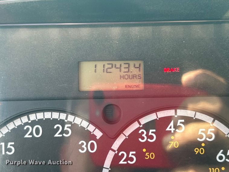 image for item EG1348 2005 Freightliner  Business Class M2 flatbed truck