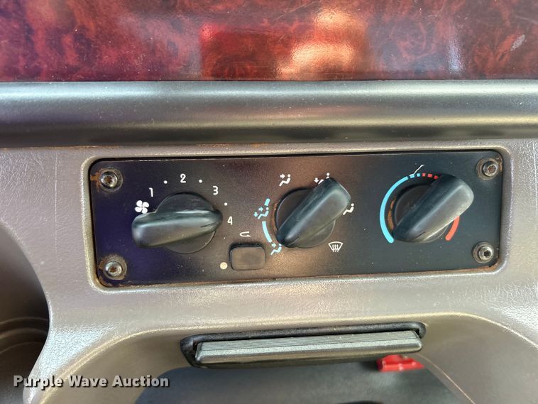 image for item EG1348 2005 Freightliner  Business Class M2 flatbed truck