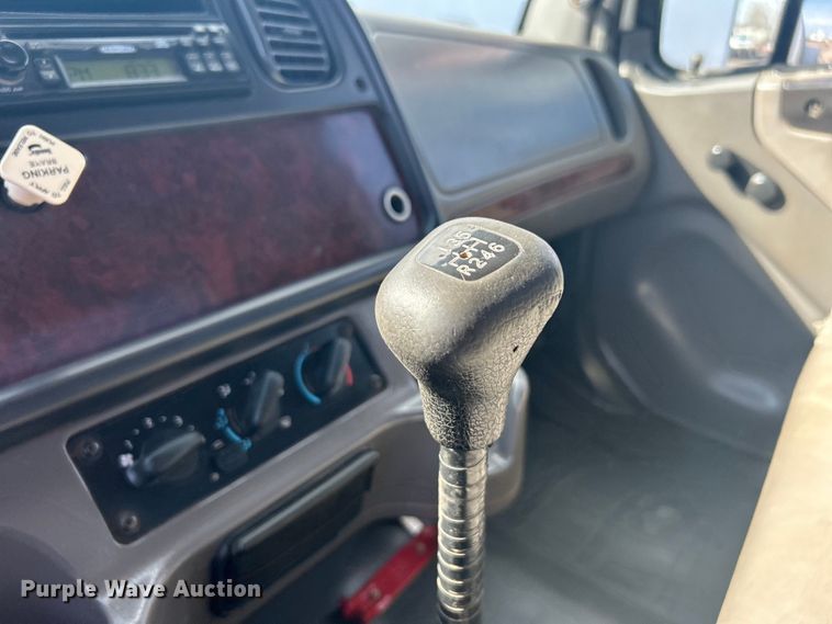 image for item EG1348 2005 Freightliner  Business Class M2 flatbed truck