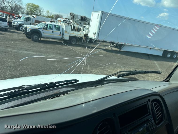 image for item EG1348 2005 Freightliner  Business Class M2 flatbed truck