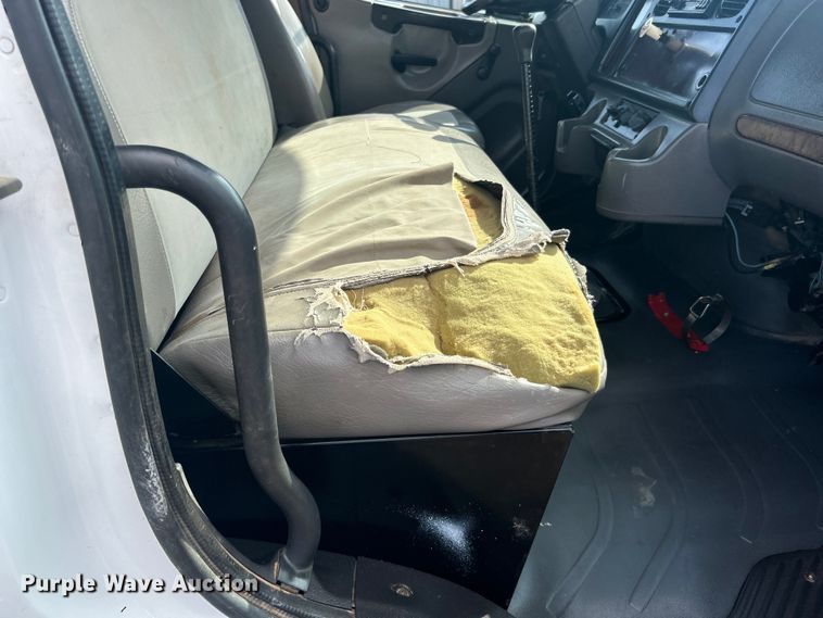 image for item EG1348 2005 Freightliner  Business Class M2 flatbed truck