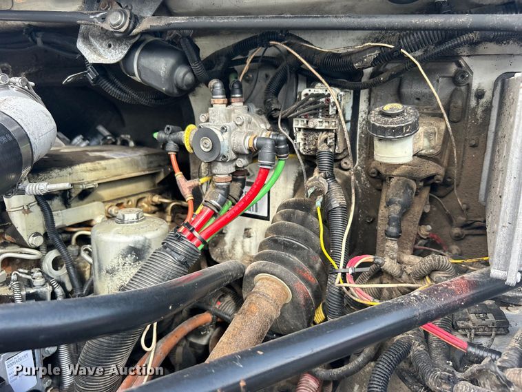 image for item EG1348 2005 Freightliner  Business Class M2 flatbed truck