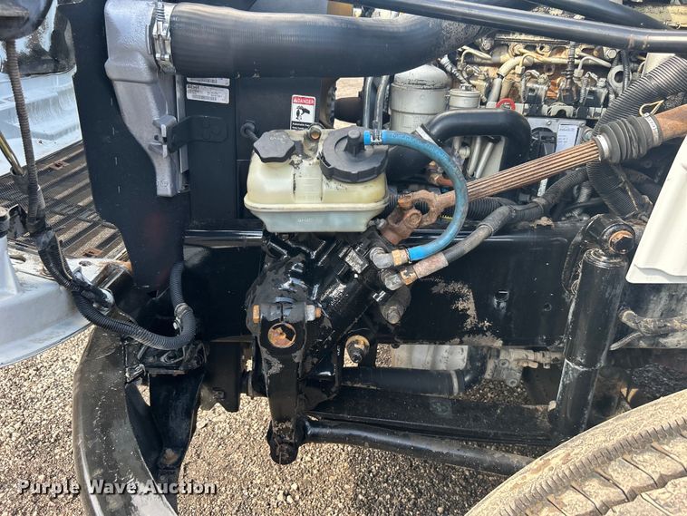 image for item EG1348 2005 Freightliner  Business Class M2 flatbed truck