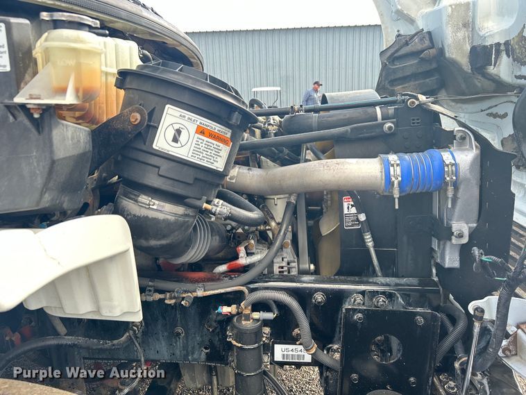 image for item EG1348 2005 Freightliner  Business Class M2 flatbed truck