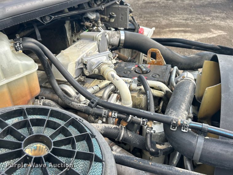 image for item EG1348 2005 Freightliner  Business Class M2 flatbed truck