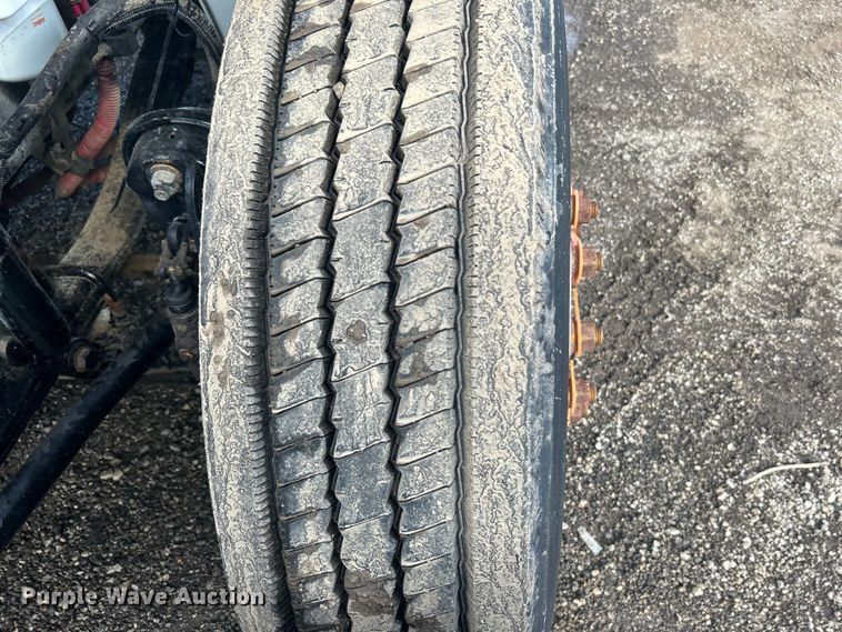 image for item EG1348 2005 Freightliner  Business Class M2 flatbed truck