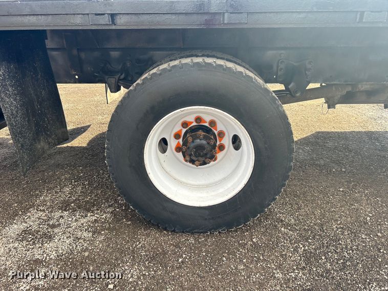 image for item EG1348 2005 Freightliner  Business Class M2 flatbed truck