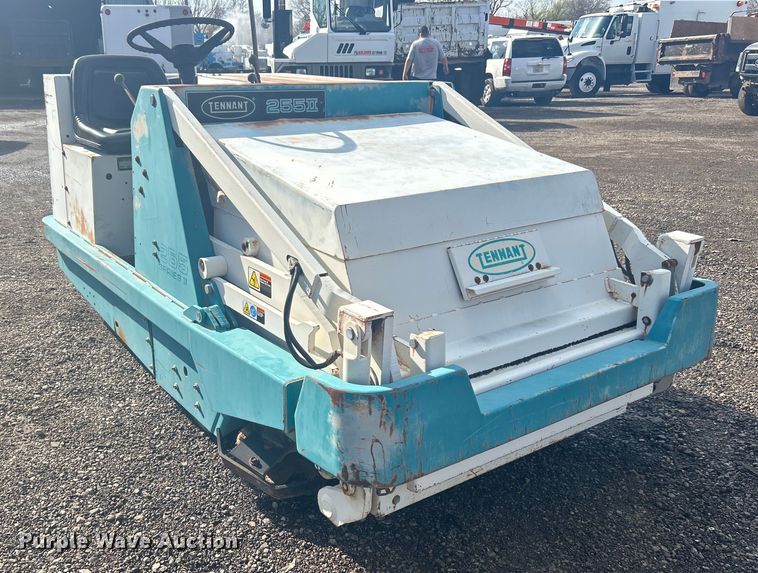 image for item EG1349 Tennant 255 II sweeper