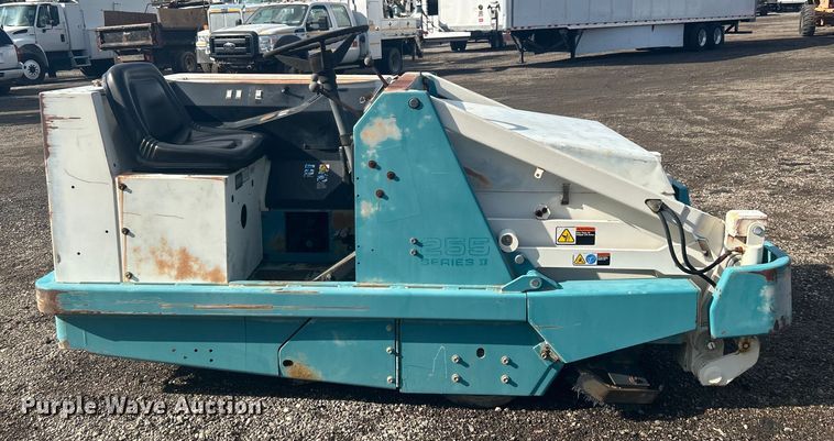 image for item EG1349 Tennant 255 II sweeper