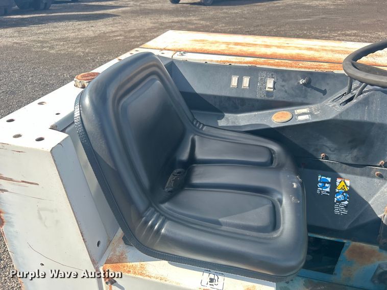 image for item EG1349 Tennant 255 II sweeper