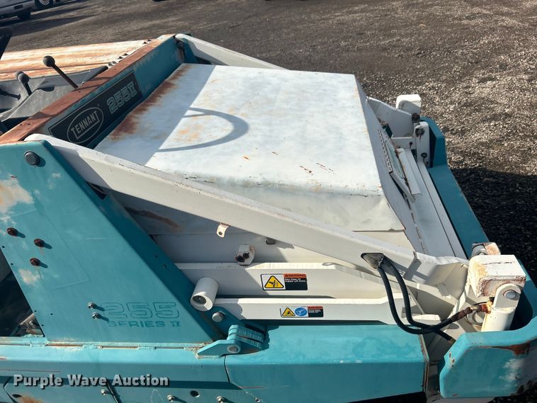 image for item EG1349 Tennant 255 II sweeper