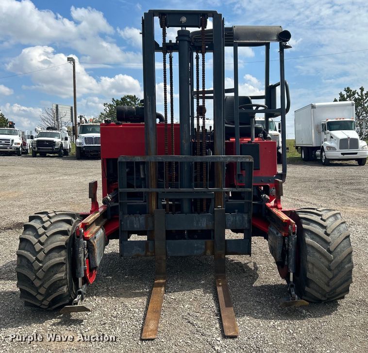 image for item EG1359 2004 Moffett M5500 forklift