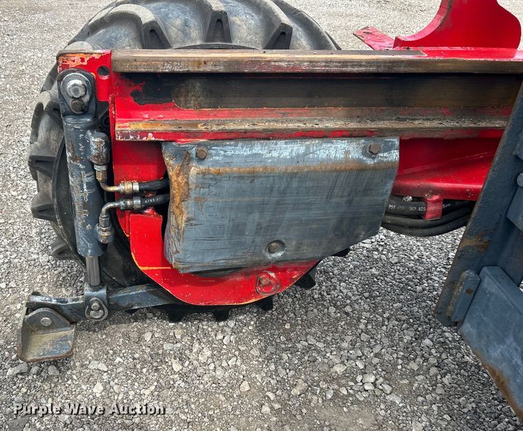 image for item EG1359 2004 Moffett M5500 forklift