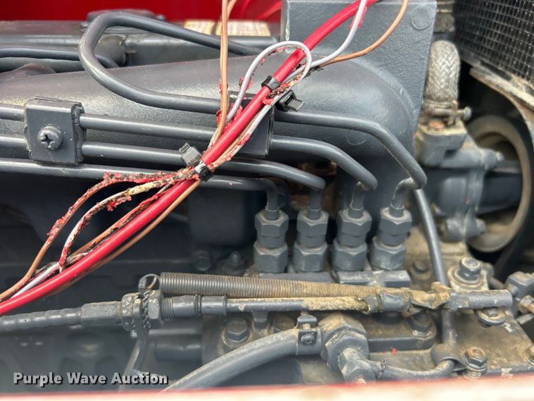 image for item EG1359 2004 Moffett M5500 forklift