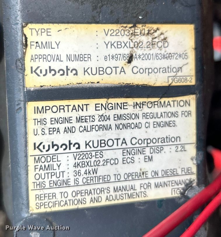 image for item EG1359 2004 Moffett M5500 forklift