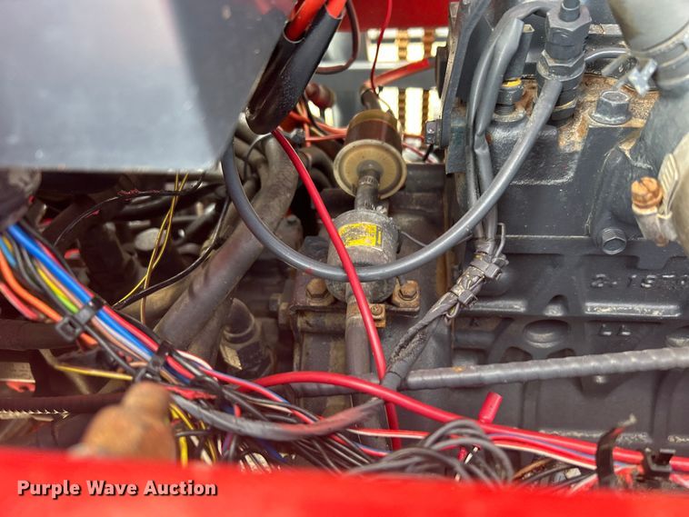 image for item EG1359 2004 Moffett M5500 forklift