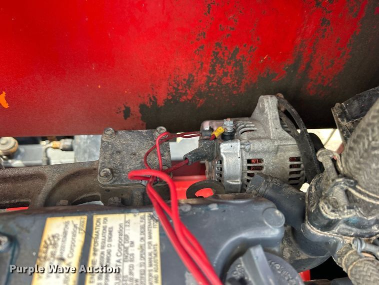 image for item EG1359 2004 Moffett M5500 forklift