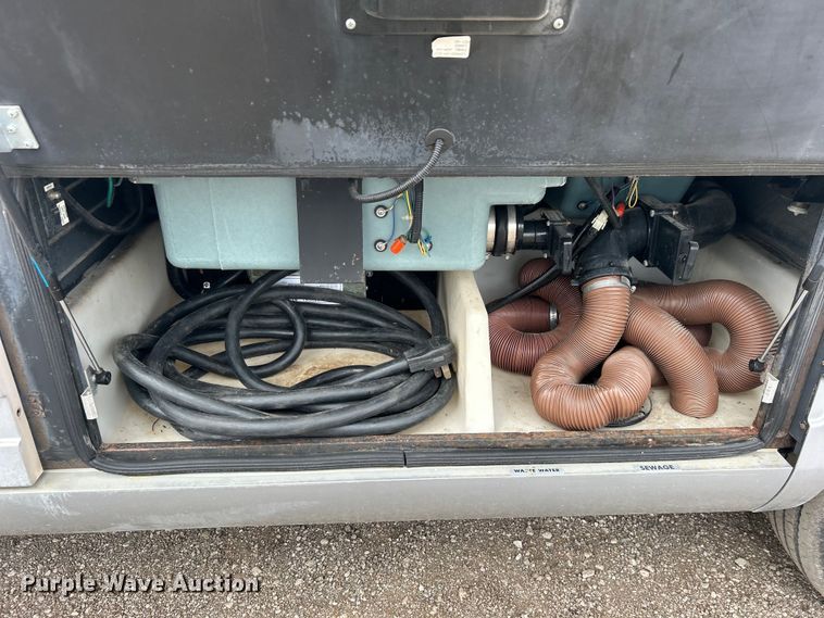 image for item EG1364 1994 Winnebago Vectra RV