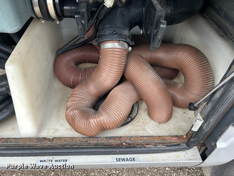 image for item EG1364 1994 Winnebago Vectra RV