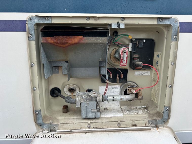 image for item EG1364 1994 Winnebago Vectra RV