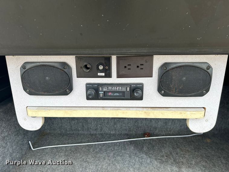 image for item EG1364 1994 Winnebago Vectra RV