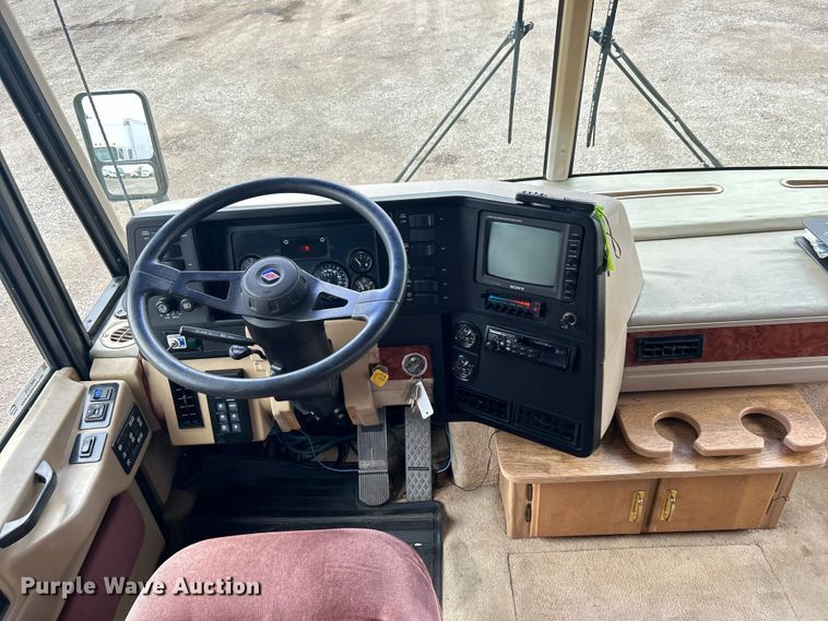 image for item EG1364 1994 Winnebago Vectra RV