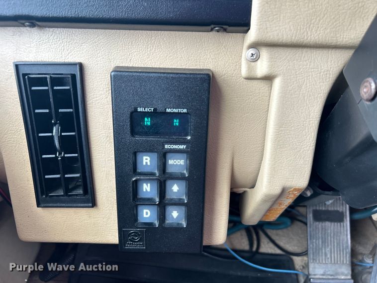 image for item EG1364 1994 Winnebago Vectra RV