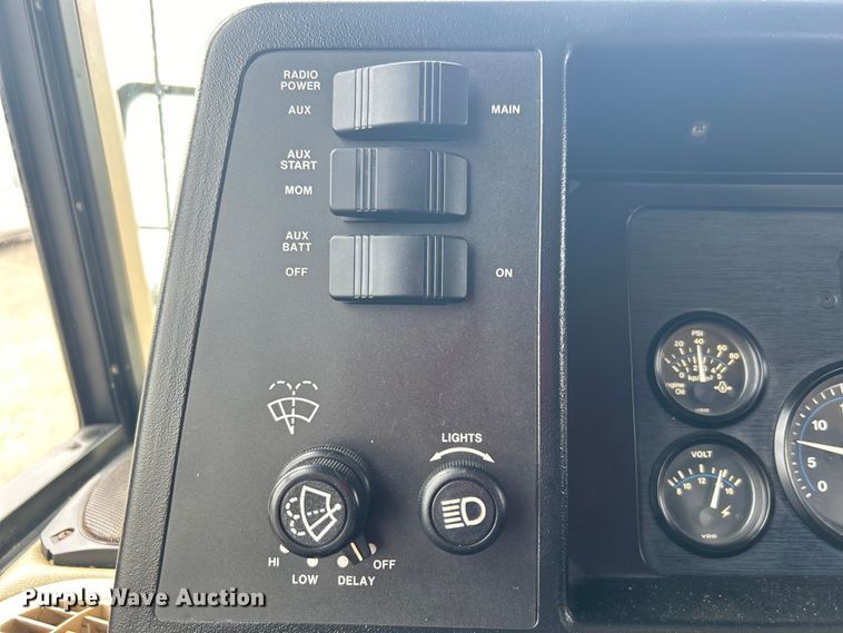 image for item EG1364 1994 Winnebago Vectra RV