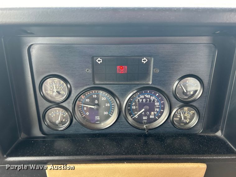 image for item EG1364 1994 Winnebago Vectra RV