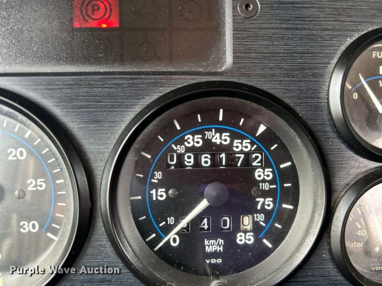 image for item EG1364 1994 Winnebago Vectra RV