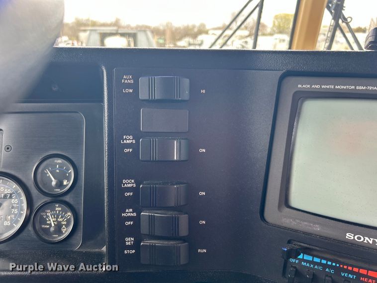 image for item EG1364 1994 Winnebago Vectra RV