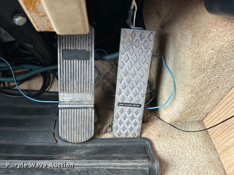 image for item EG1364 1994 Winnebago Vectra RV