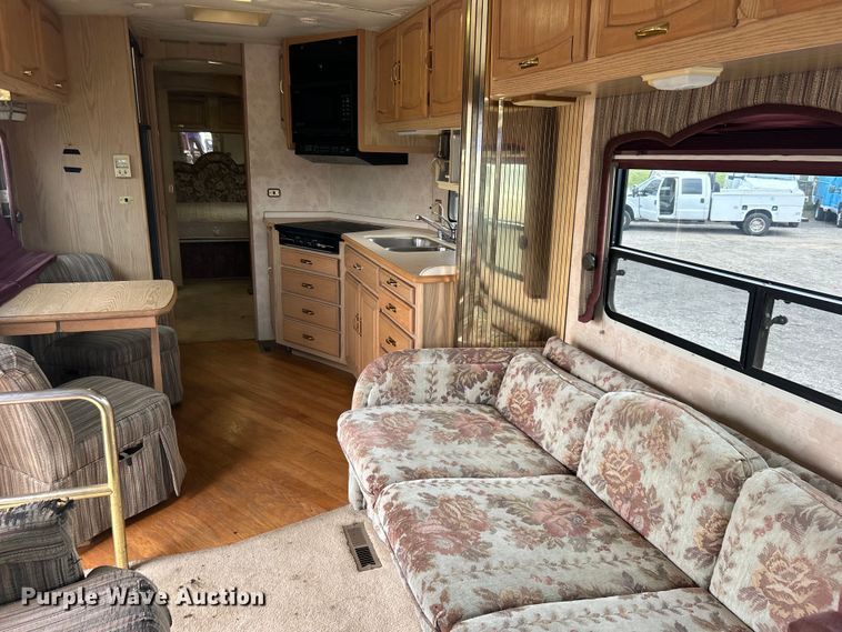 image for item EG1364 1994 Winnebago Vectra RV