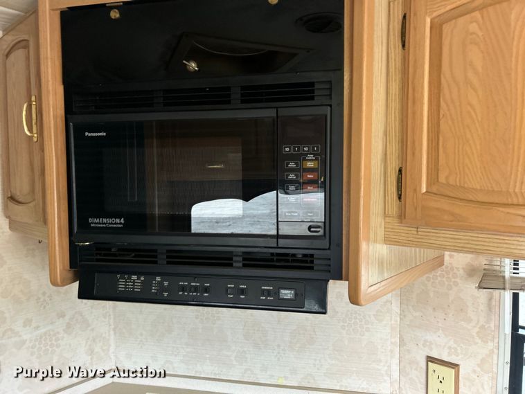 image for item EG1364 1994 Winnebago Vectra RV