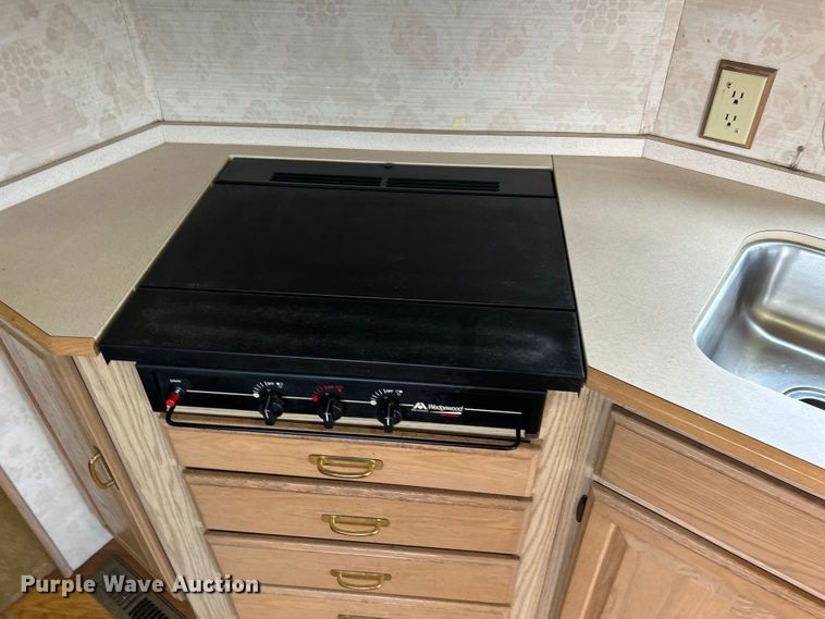 image for item EG1364 1994 Winnebago Vectra RV