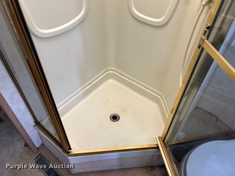 image for item EG1364 1994 Winnebago Vectra RV