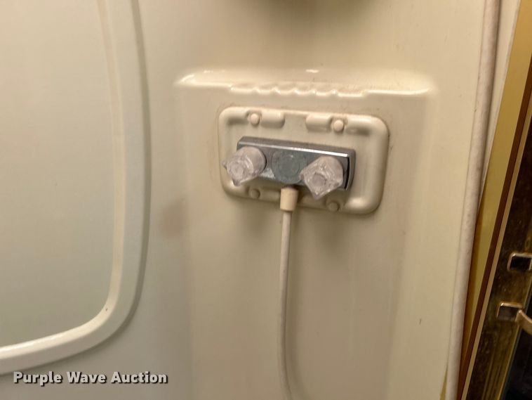 image for item EG1364 1994 Winnebago Vectra RV