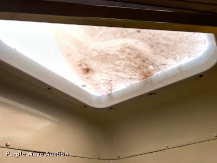 image for item EG1364 1994 Winnebago Vectra RV