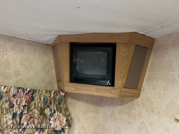 image for item EG1364 1994 Winnebago Vectra RV