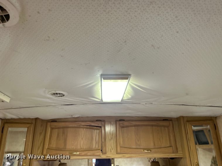 image for item EG1364 1994 Winnebago Vectra RV