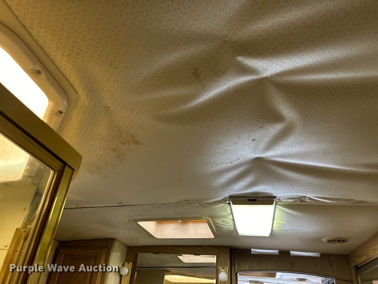 image for item EG1364 1994 Winnebago Vectra RV