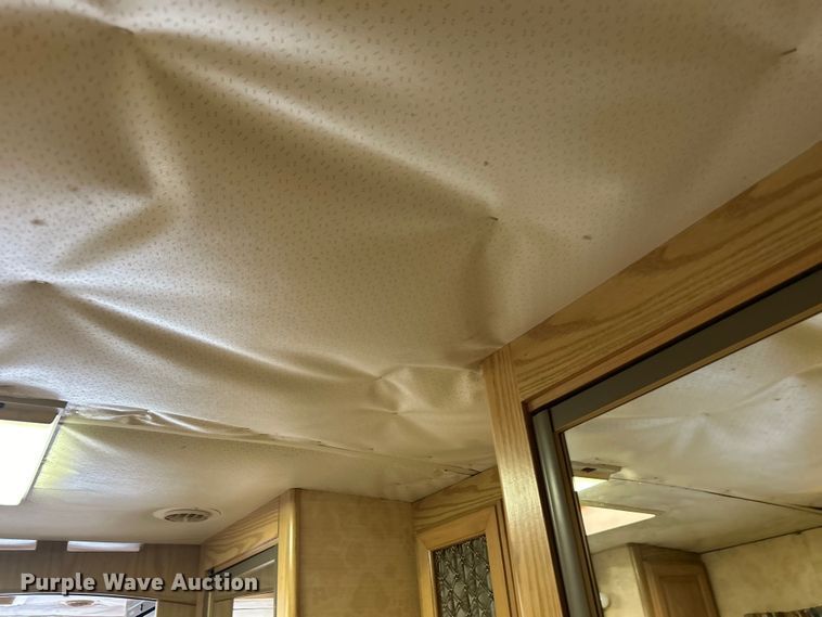 image for item EG1364 1994 Winnebago Vectra RV