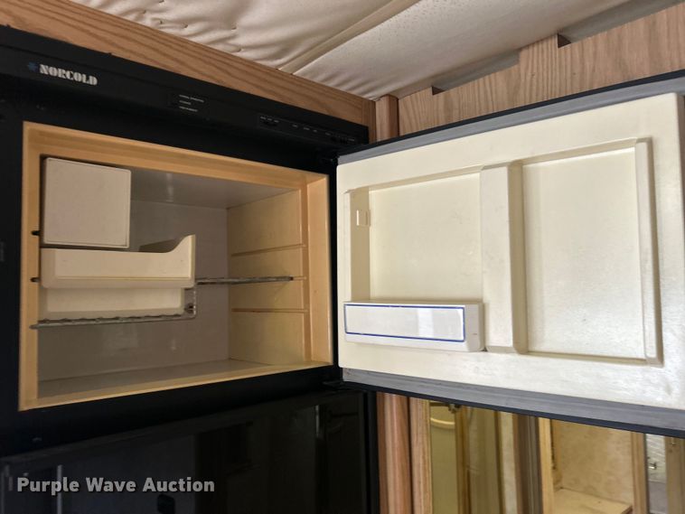 image for item EG1364 1994 Winnebago Vectra RV